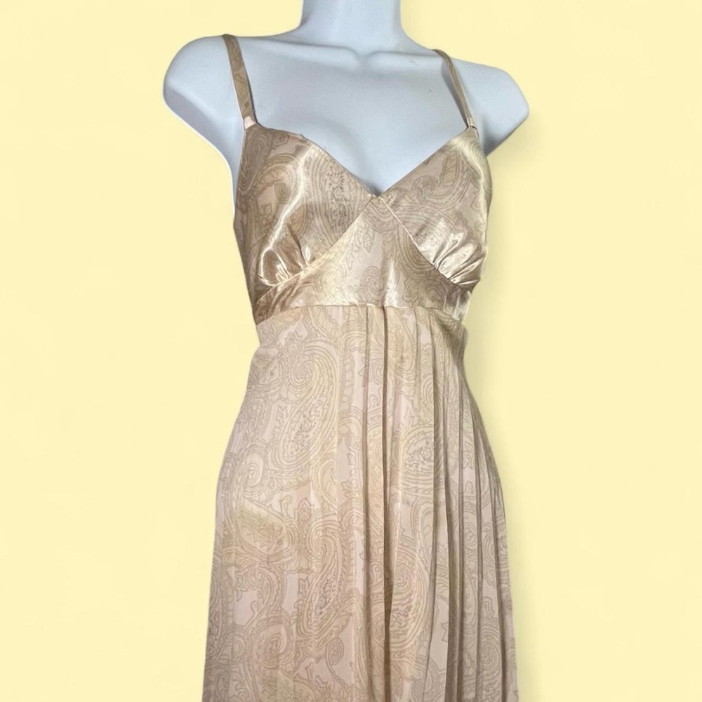 Vintage 90s "Jones New York" Cream/Tan Paisley Polyester Shiny Babydoll Dress